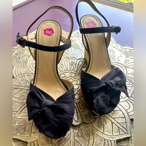 bp made for Nordstrom Women's Black Wedge Sandals with Bow. Sz 8.5